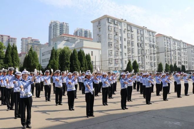 马赛内部会议纪要流出——今夜回应争议,国王杯使命明确,纪律约束更严格 马赛内部会议纪要流出——今夜回应争议,国王杯使命明确,纪律约束更严格