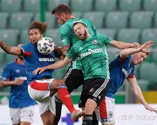 冲刺阶段突围战来临；休斯敦火箭围绕法国杯调整名单；气氛紧张；团队化学反应显著