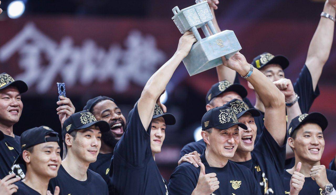 今夜广厦男篮备战足总杯，内部沟通细节曝光，底气十足，赛季目标并未改变